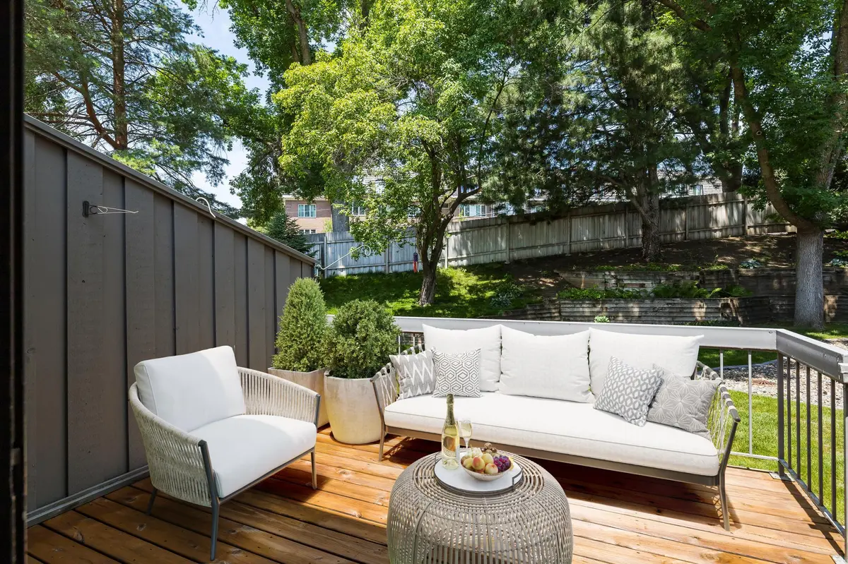 6124 Blake Ridge RD, Edina, MN 55436