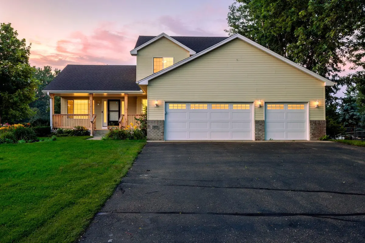 1011 Hillock ST NW, Isanti, MN 55040