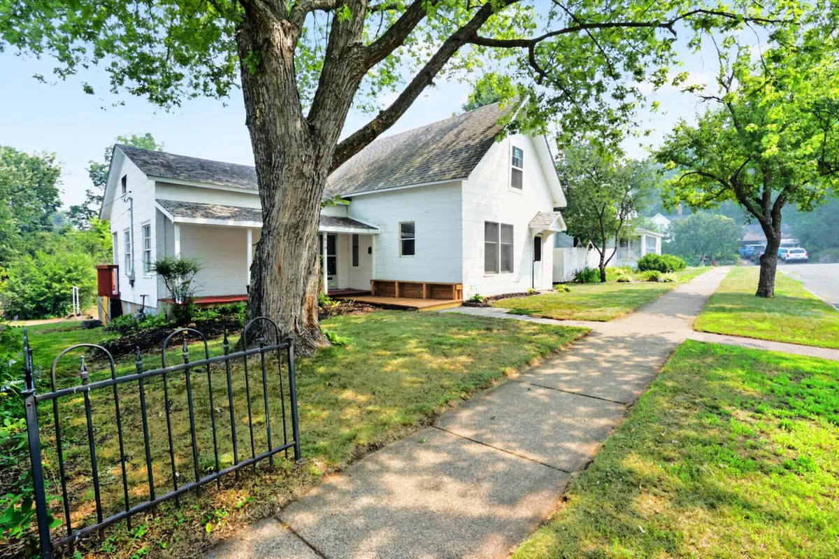 619 Locust ST, Hudson, WI 54016