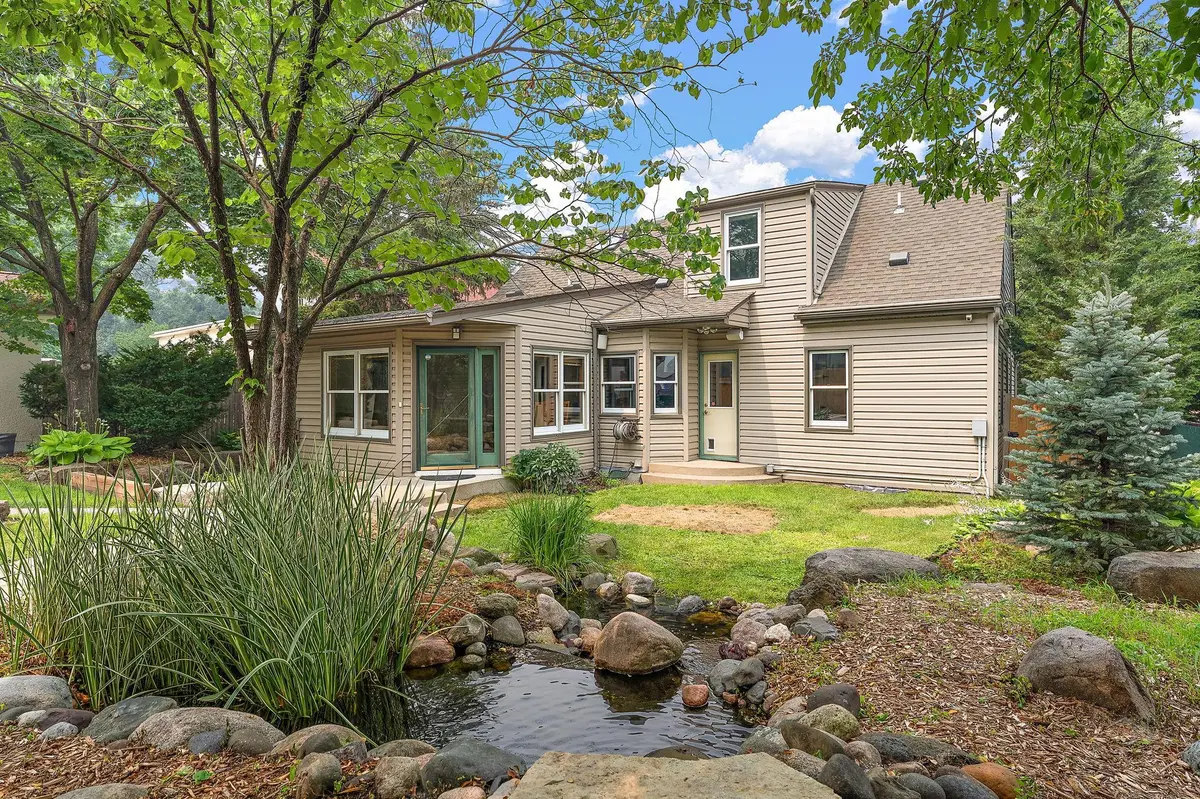 1017 Thomas AVE S, Minneapolis, MN 55405