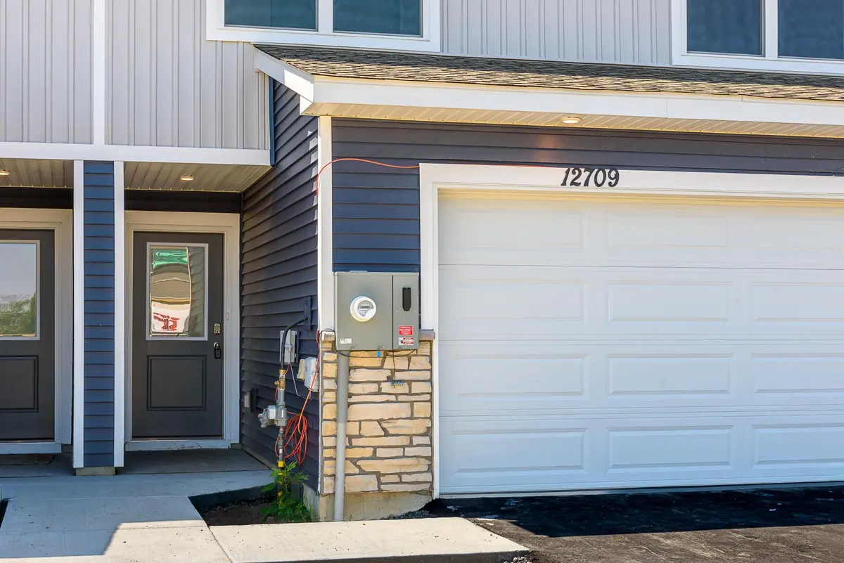 12709 Ashbury DR, Rogers, MN 55374