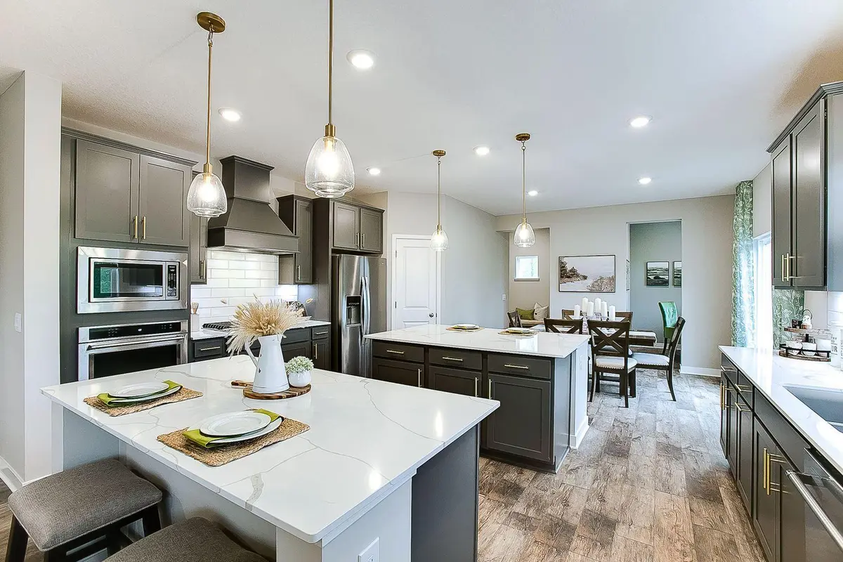 1641 Oak Creek PASS, Chaska, MN 55318