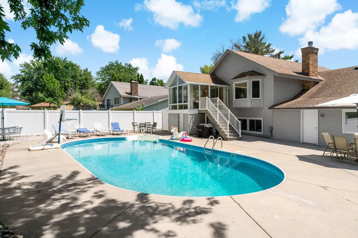 1016 Westview DR, Farmington, MN 55024