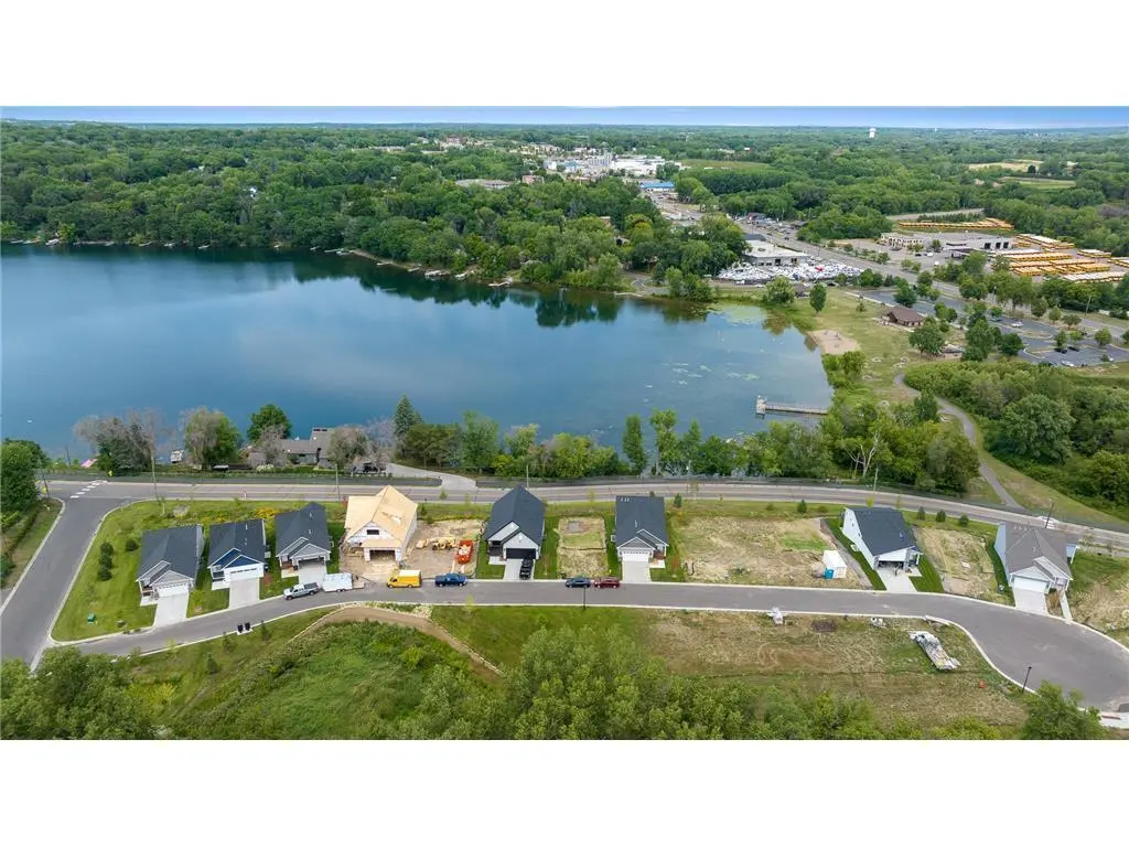 221 McCarrons PL W, Roseville, MN 55113