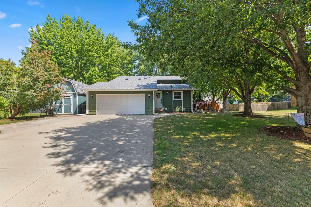 1805 Ruby Circle, Shakopee, MN 55379