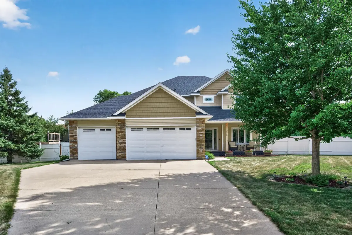 5701 Oregon CT, Crystal, MN 55428