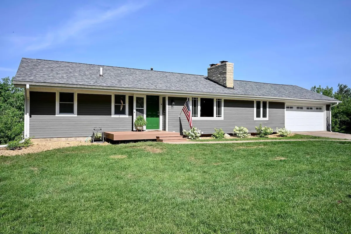 1260 Wincrest DR, Winona, MN 55987