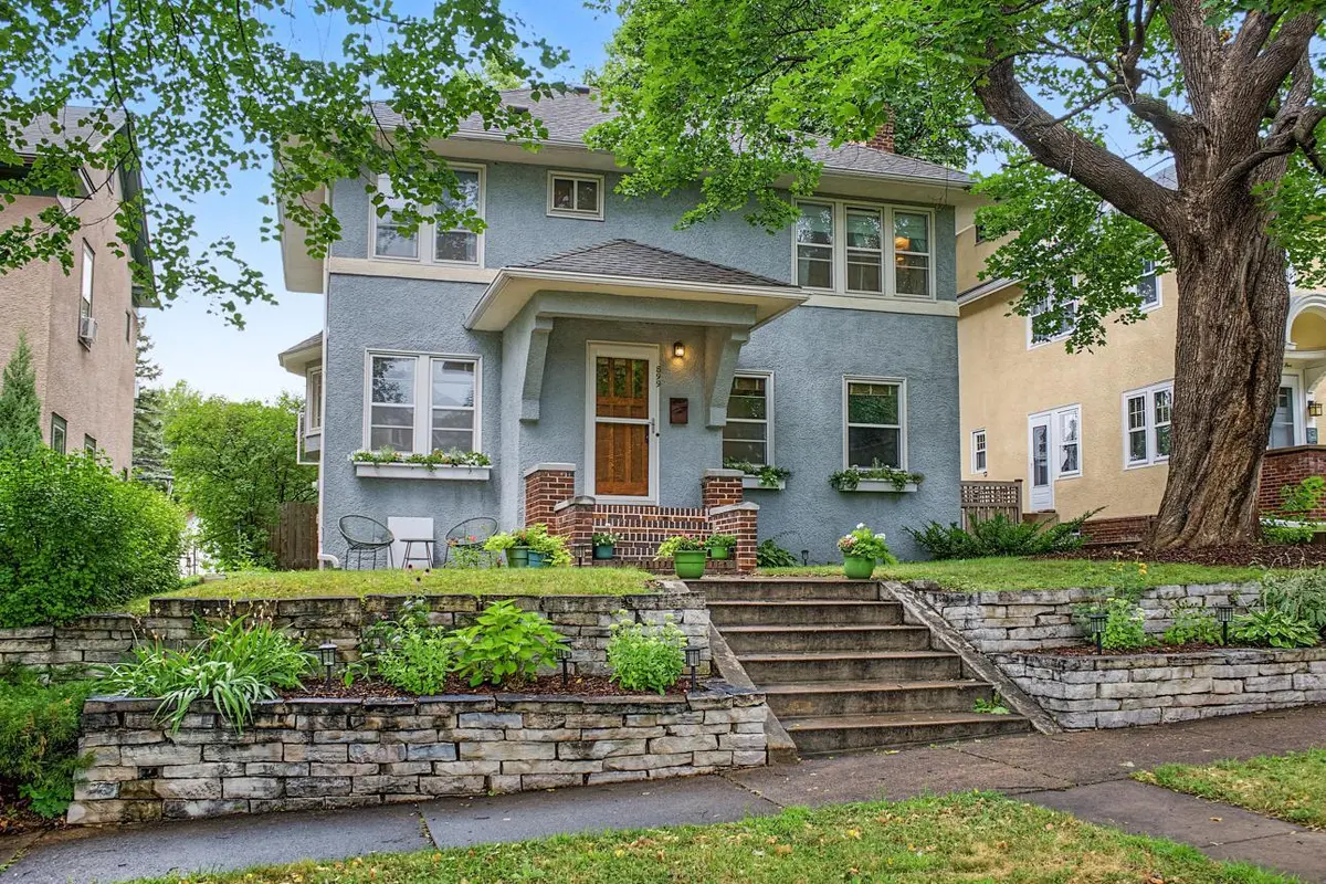 899 Osceola AVE, Saint Paul, MN 55105