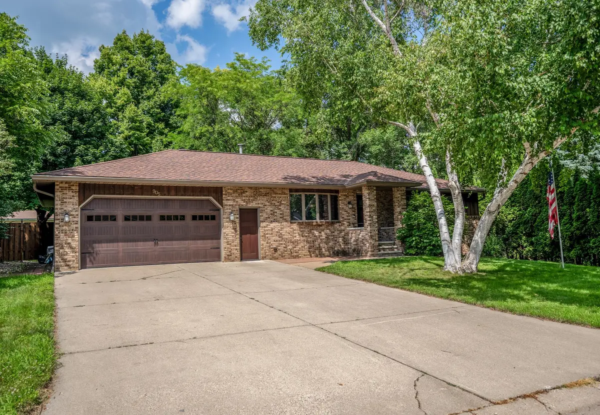 905 Johanna AVE, Willmar, MN 56201