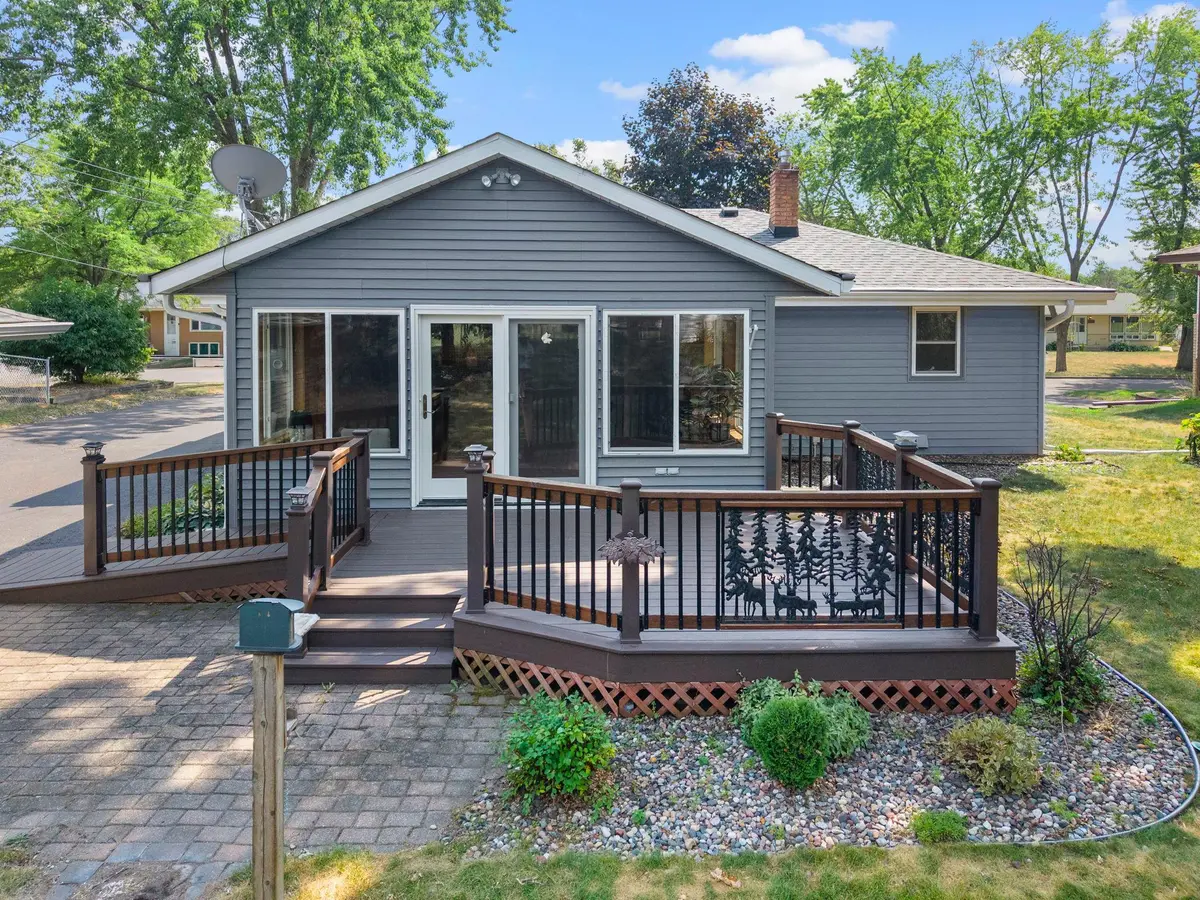 2121 Radatz AVE, Maplewood, MN 55109