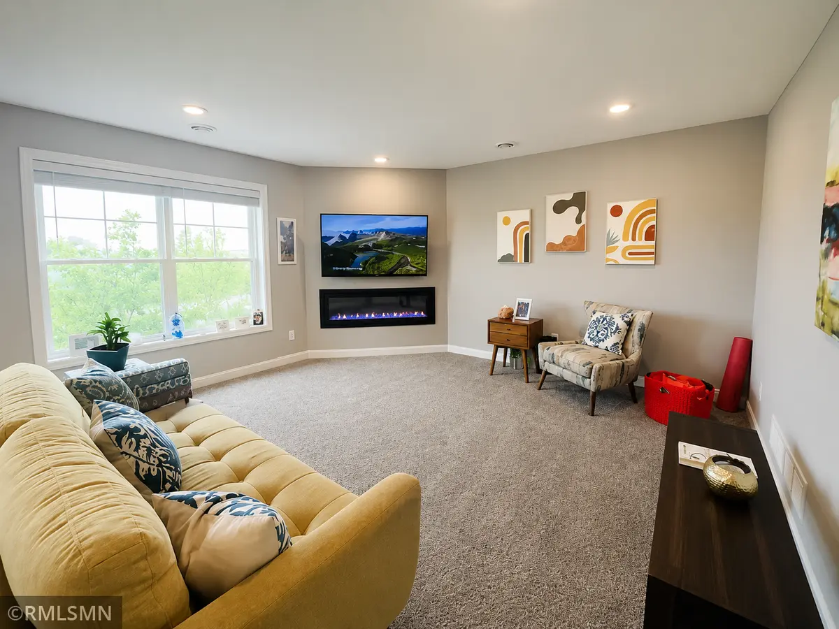 10918 Yalta ST NE #B, Blaine, MN 55449