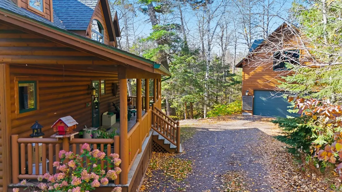 2472 Cliff View CIR, Two Harbors, MN 55616