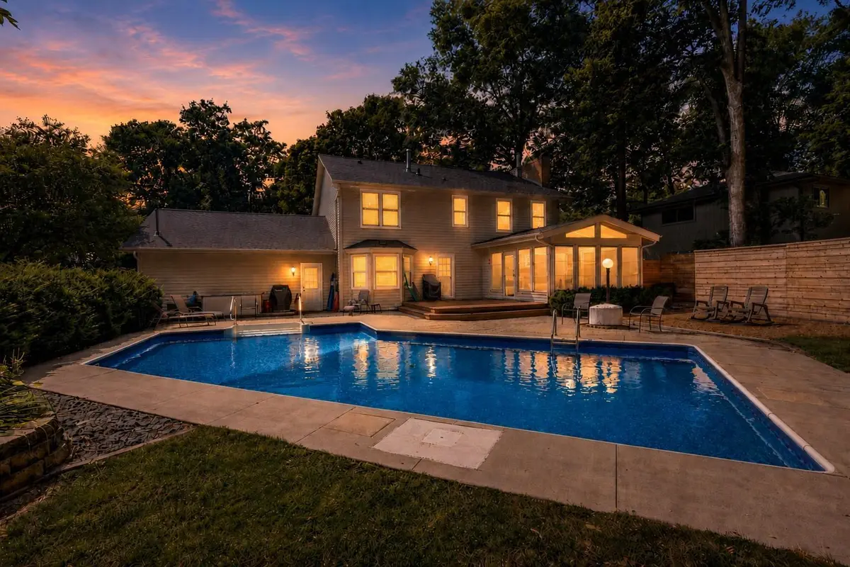 6991 Raven CT, Eden Prairie, MN 55346