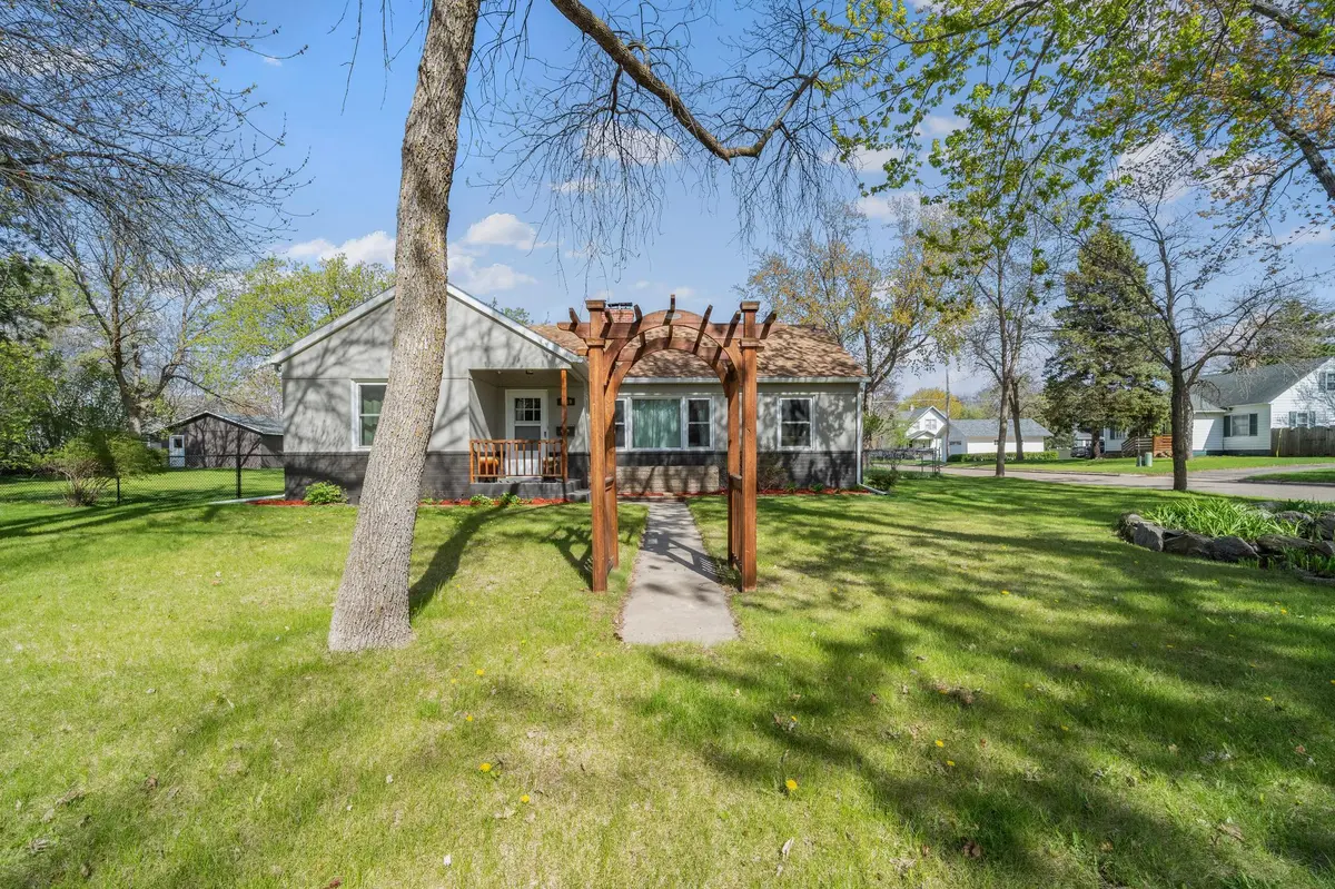 1019 Ash ST, Alexandria, MN 56308