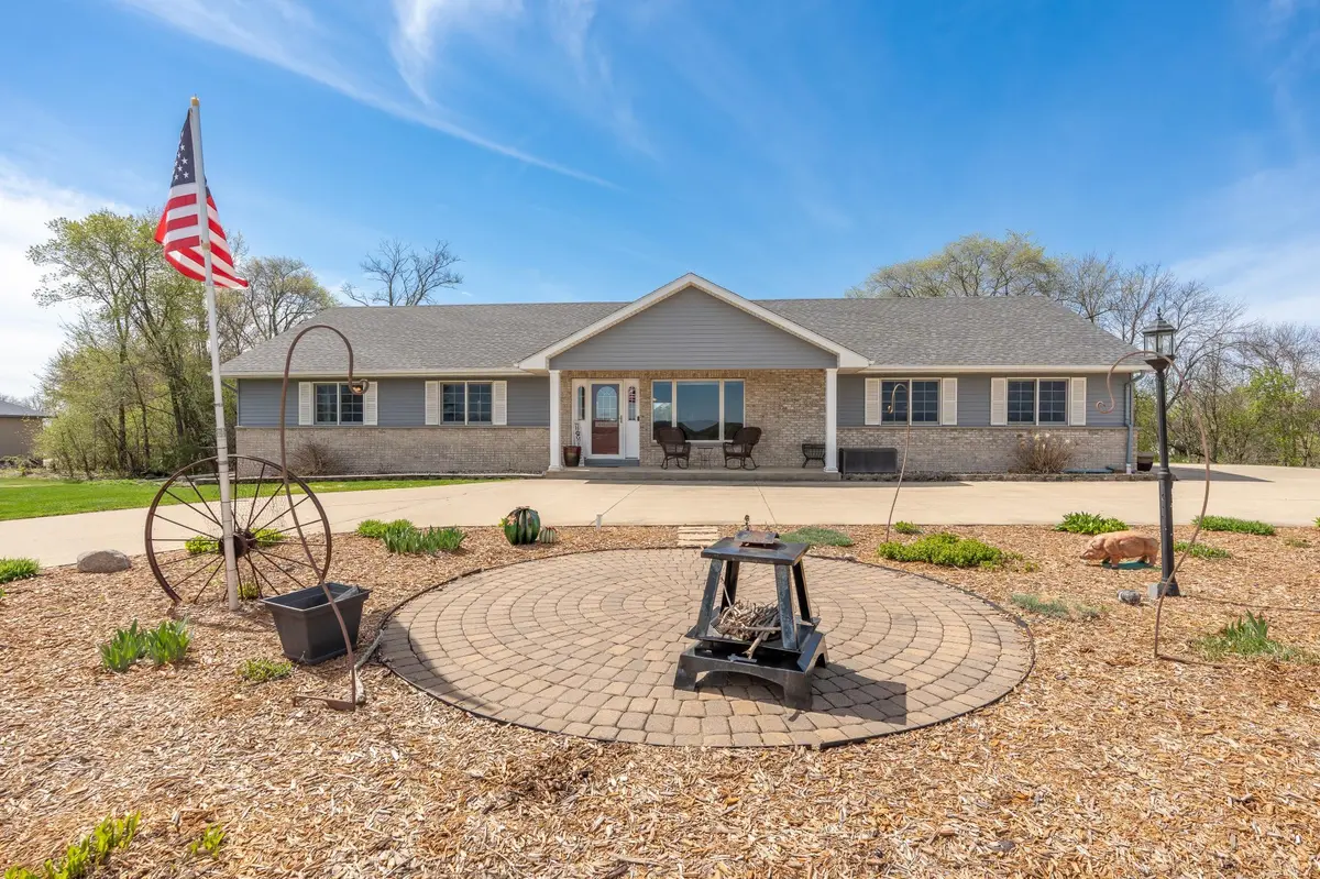 7195 County Road 10 E, Chaska, MN 55318