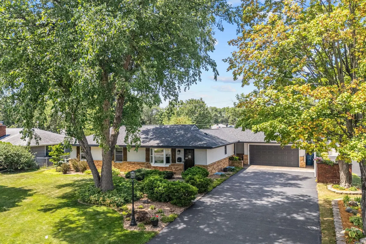 9424 Chicago AVE S, Bloomington, MN 55420