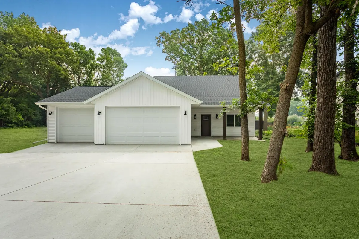 1011 Nokomis ST, Alexandria, MN 56308