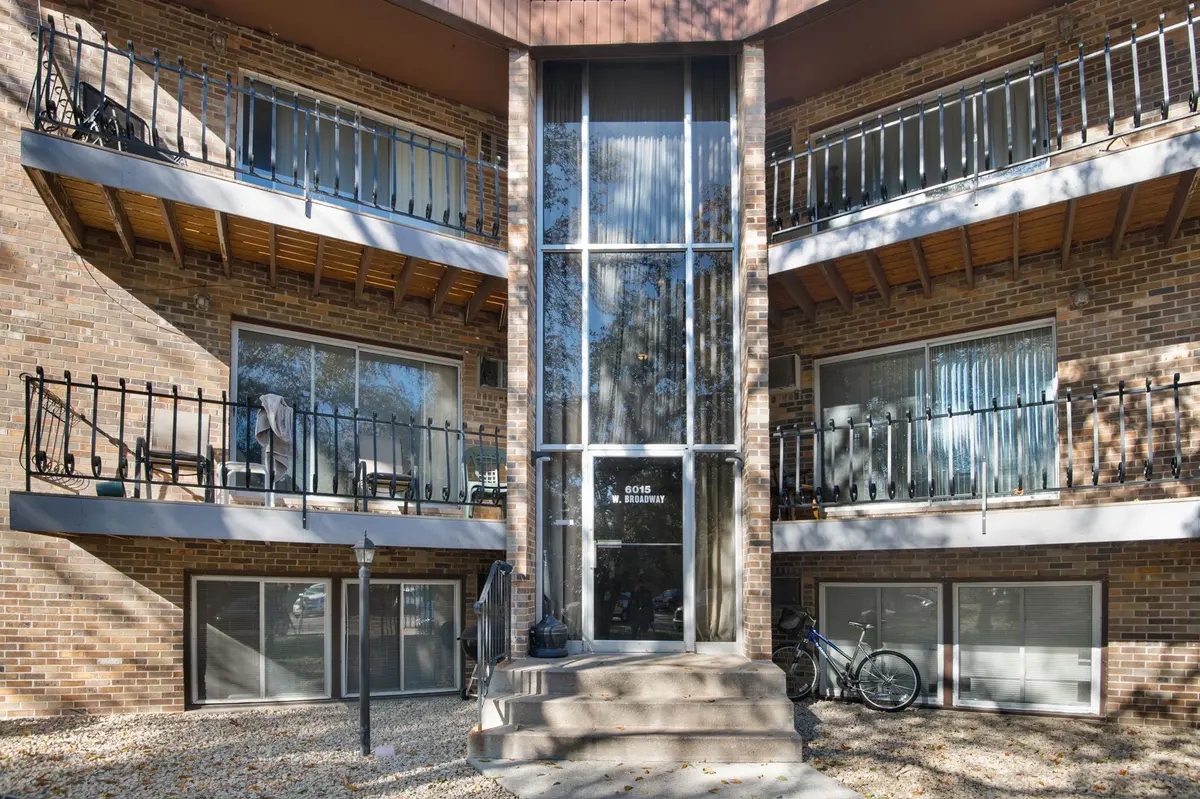 6015 W Broadway AVE #304, New Hope, MN 55428