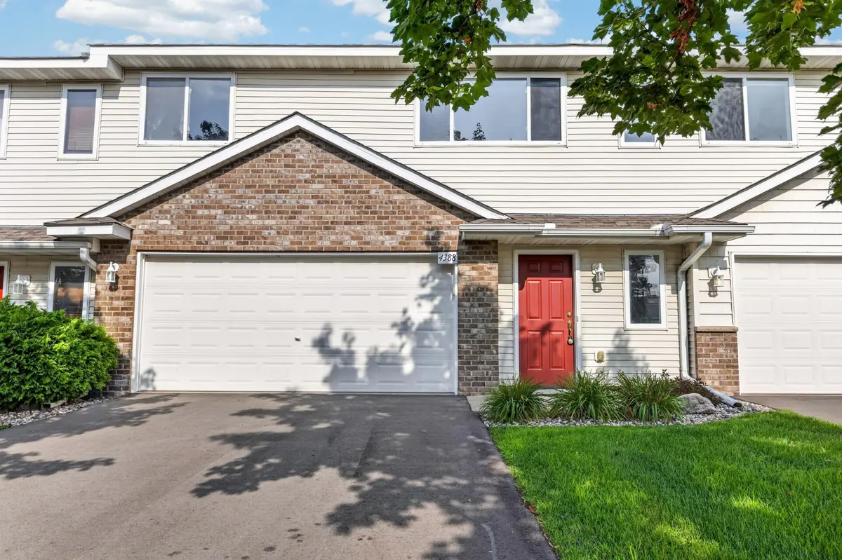 4388 Blakewood DR, Shakopee, MN 55379