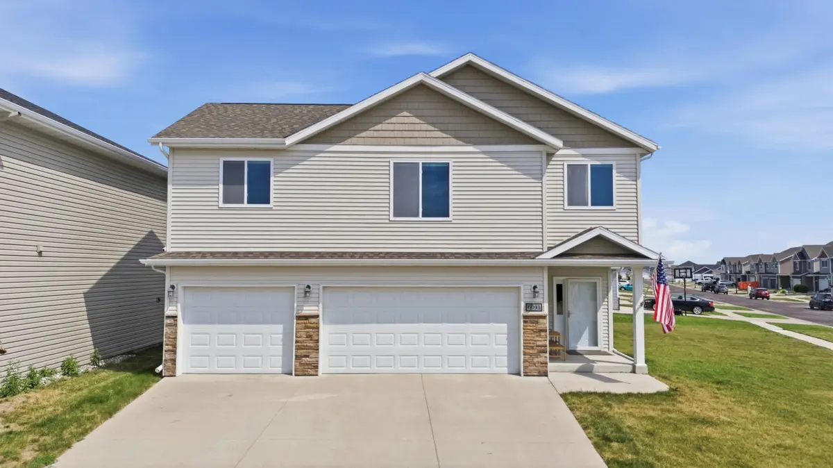 6093 59th ST S, Fargo, ND 58104