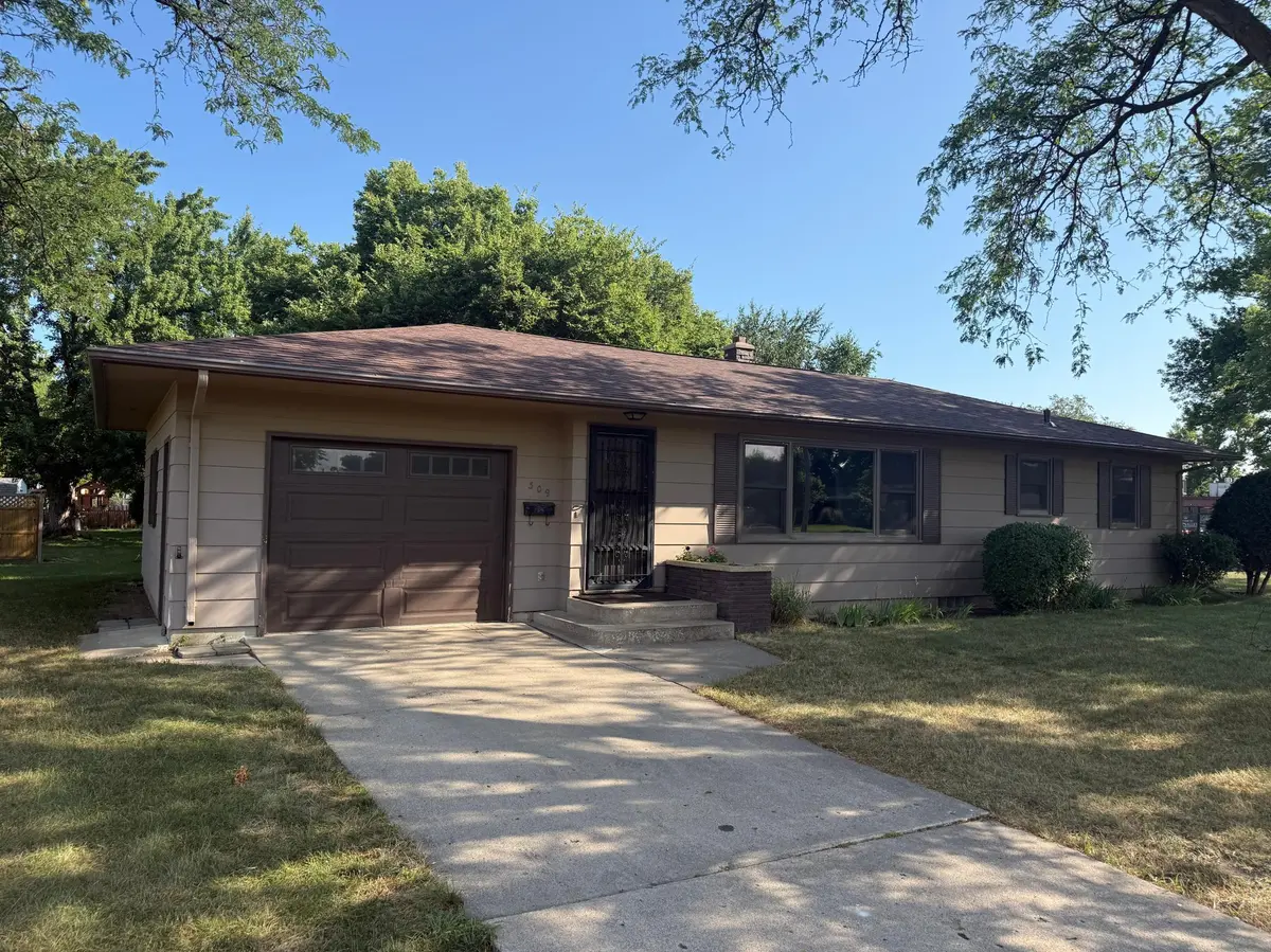 309 Fallwood RD, Redwood Falls, MN 56283