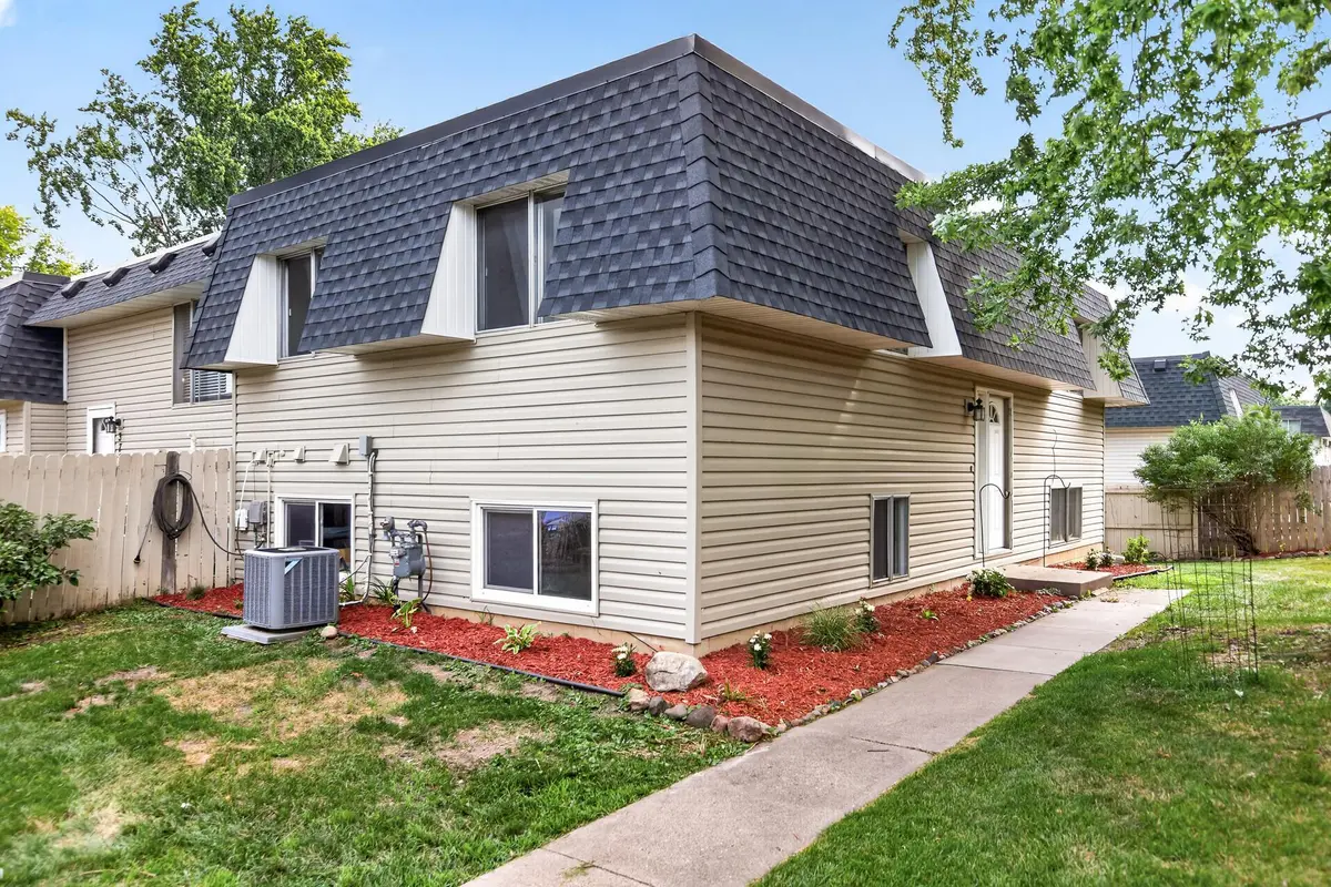 3750 Conroy TRL E, Inver Grove Heights, MN 55076