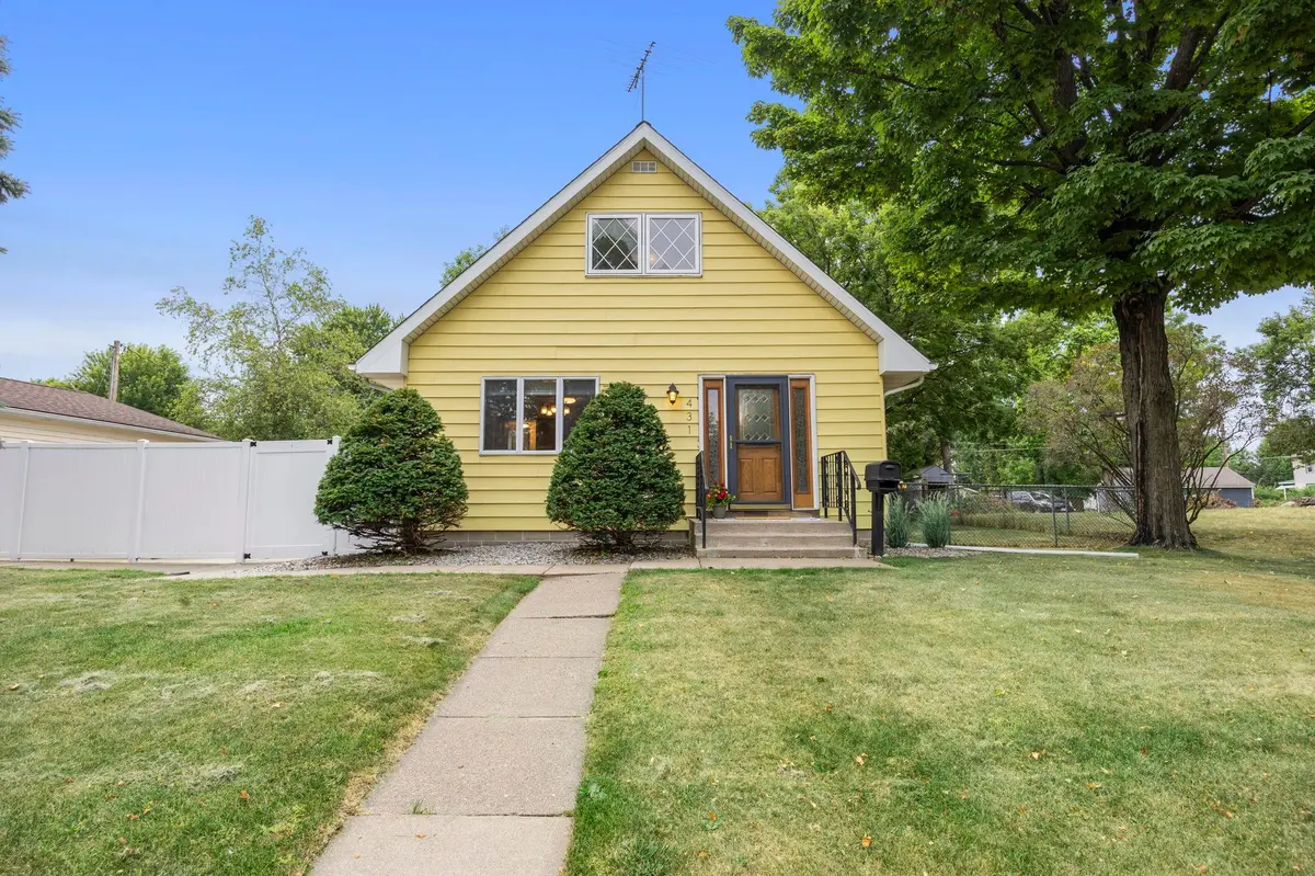 431 4th AVE SW, Cambridge, MN 55008
