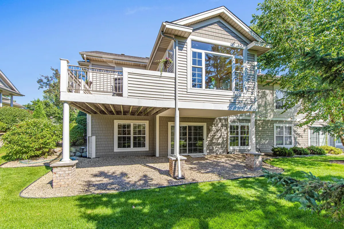 408 Holly LN N, Oakdale, MN 55128