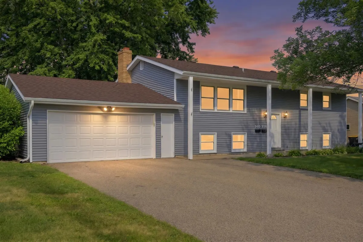 938 Pierce ST S, Shakopee, MN 55379