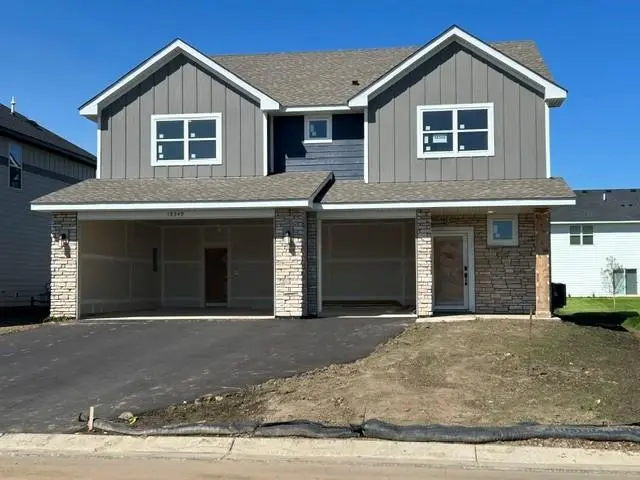 18349 Gladiator DR, Lakeville, MN 55044