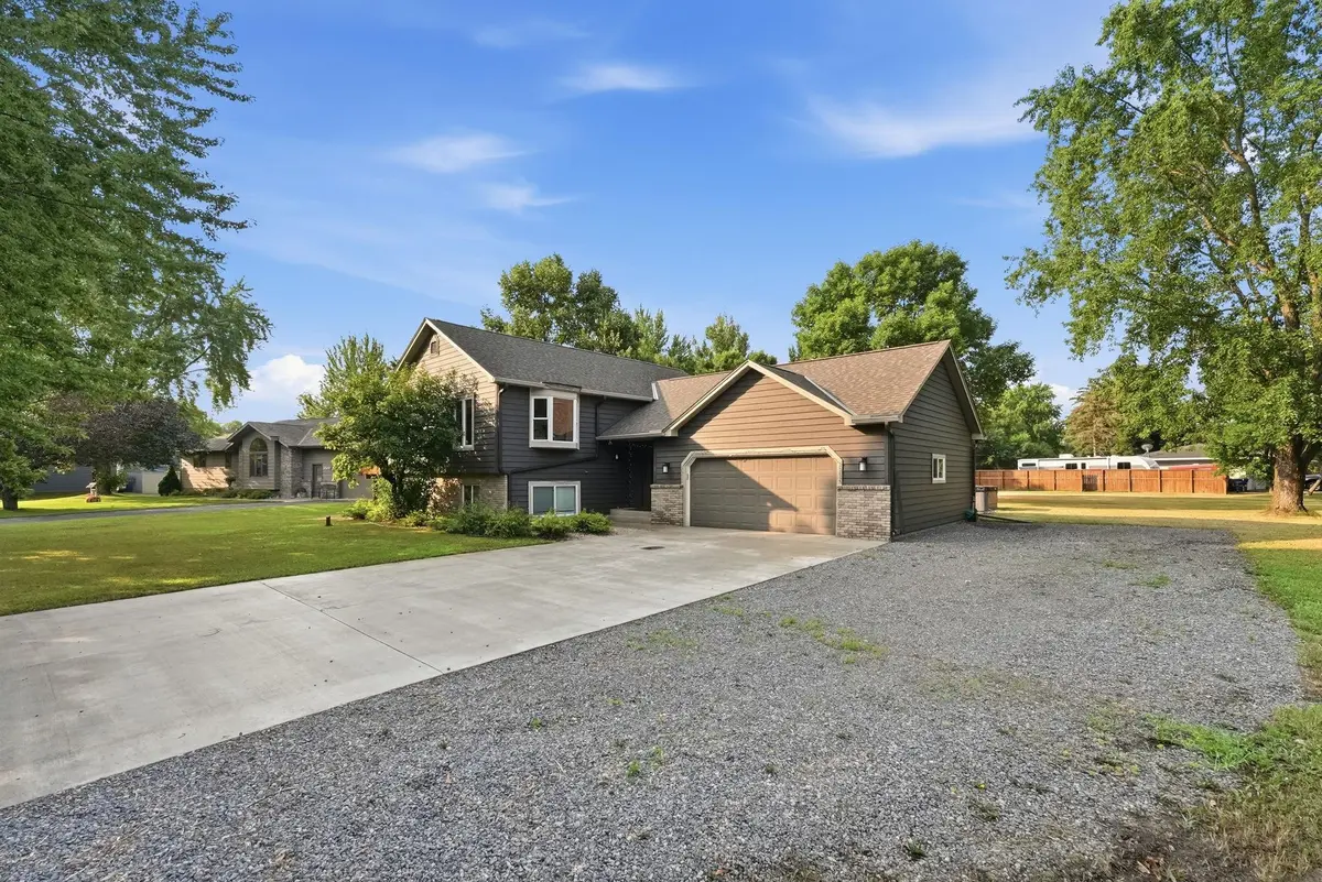 5652 W Oakes DR, Saint Cloud, MN 56303