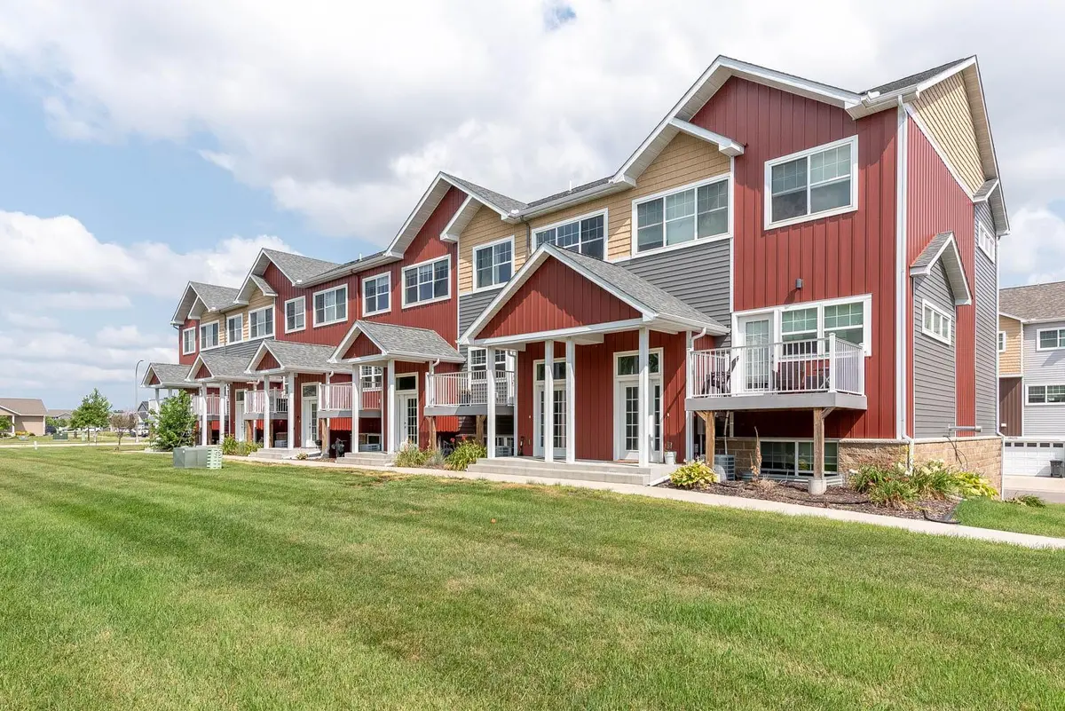 3025 Bluestem TRL, Mankato, MN 56001