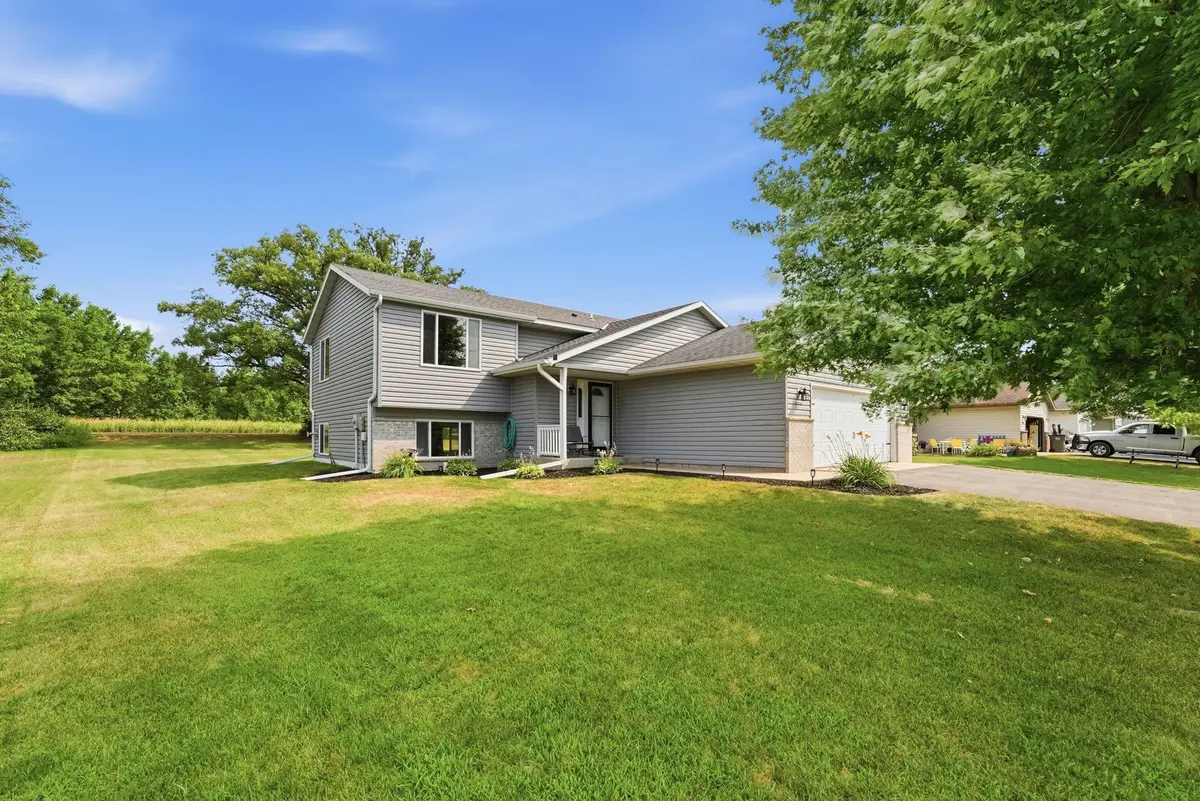 1106 9th ST NE, Milaca, MN 56353