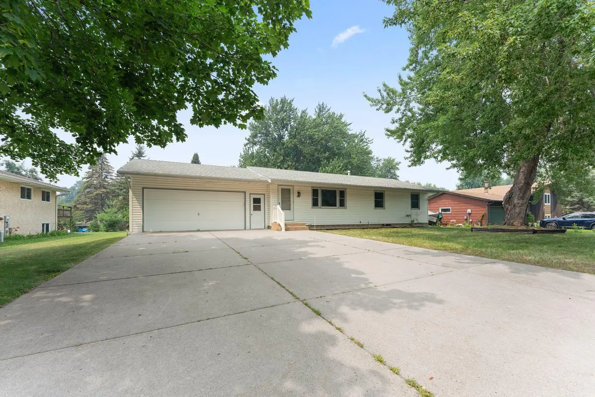 8053 Cloman AVE, Inver Grove Heights, MN 55076