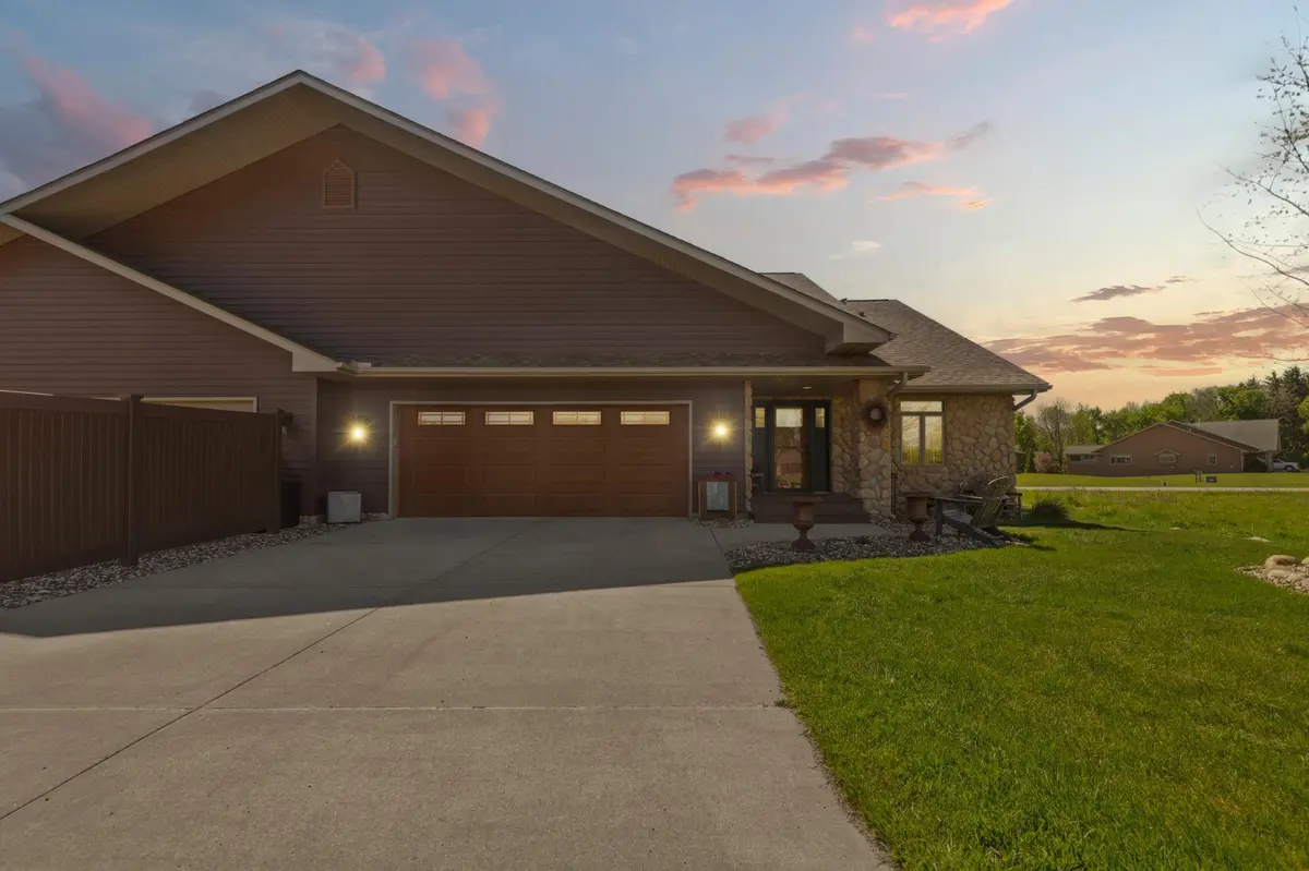 20345 Geneva TRL, Faribault, MN 55021