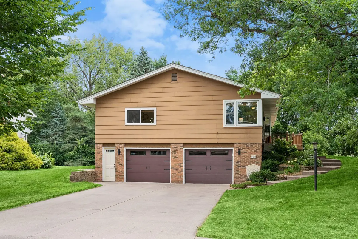 1643 Millwood AVE, Roseville, MN 55113