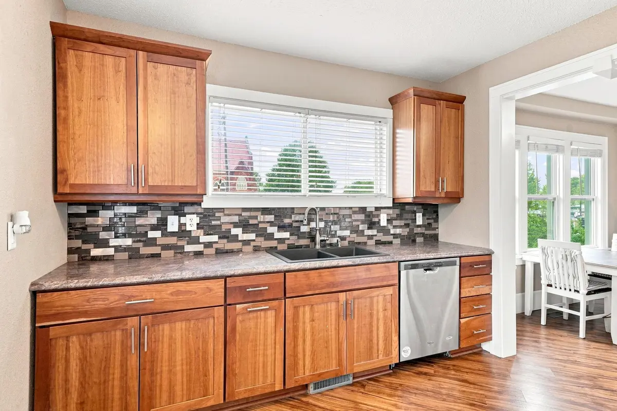 210 6th AVE N, South Saint Paul, MN 55075