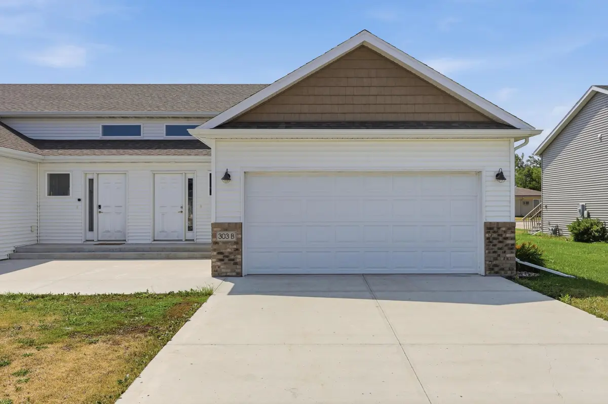 303B Torontos CT, Hillsboro, ND 58045