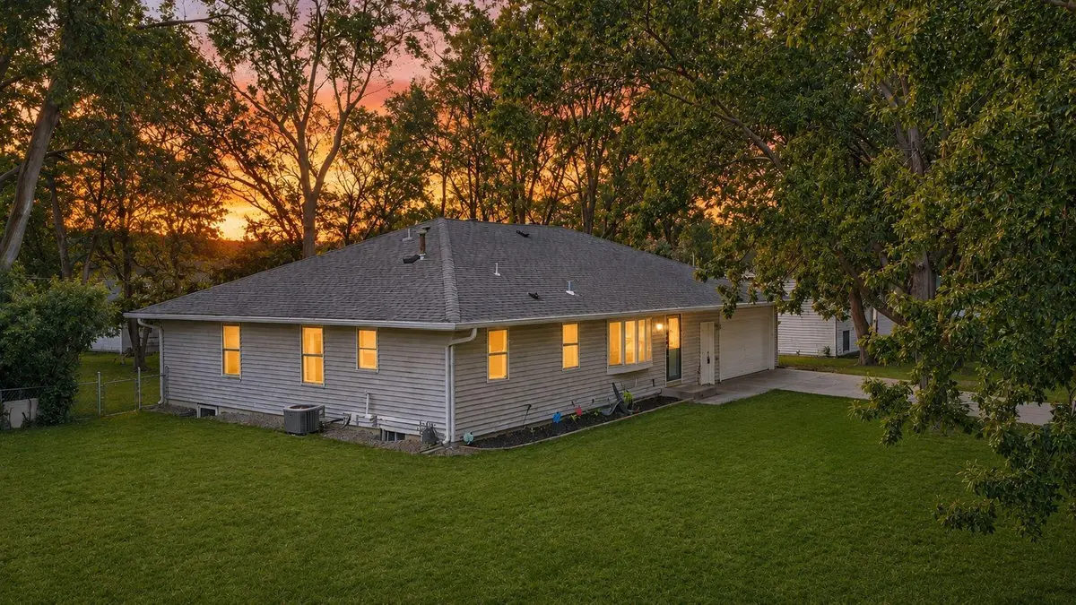 330 110th LN NW, Coon Rapids, MN 55448