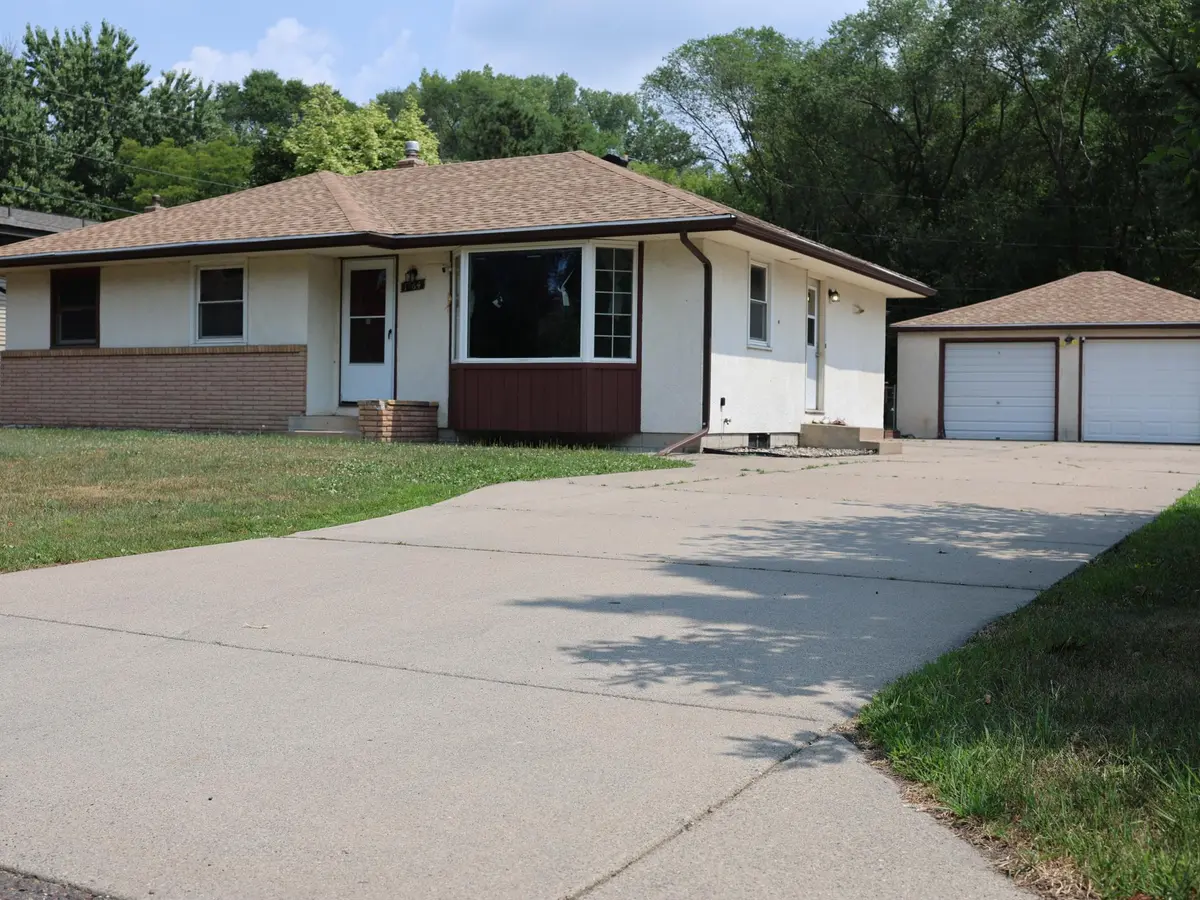 1764 Atlantic ST, Maplewood, MN 55109