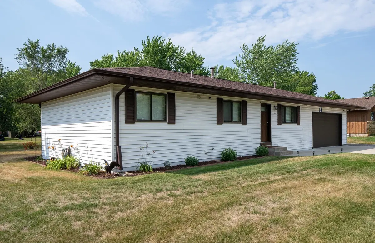 806 Callaway ST E, Saint Joseph, MN 56374