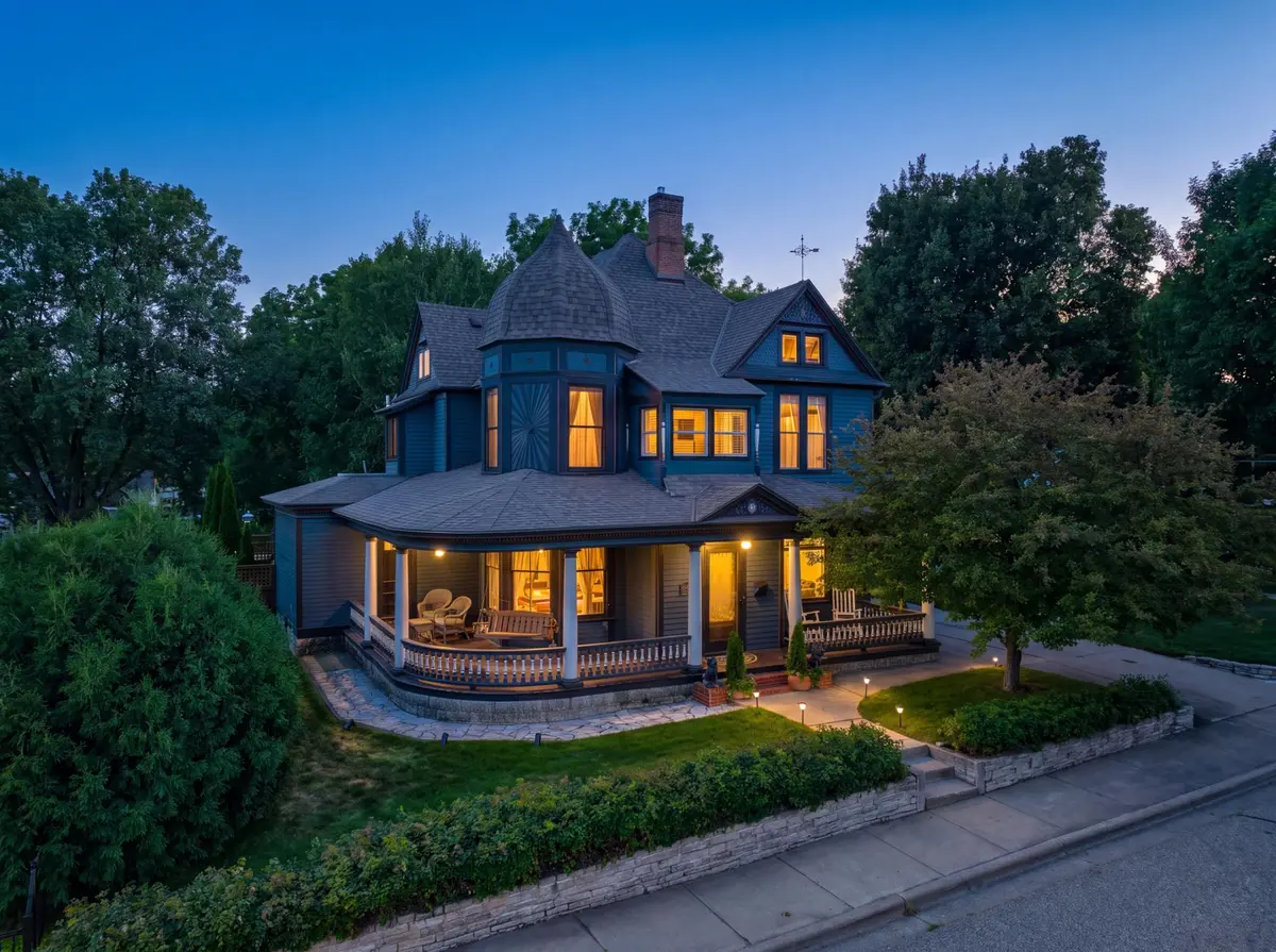 215 Pine ST W, Stillwater, MN 55082