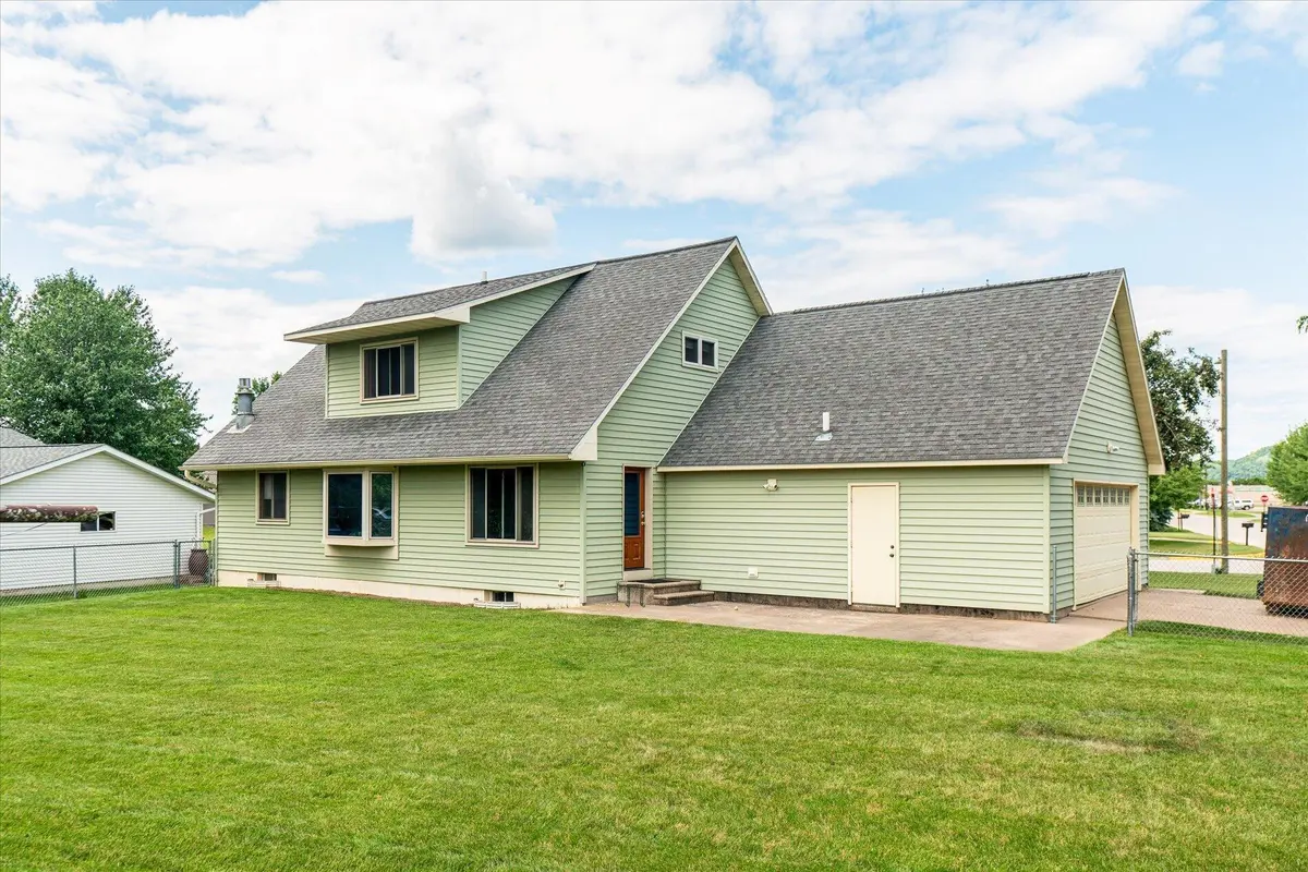 1430 Willow ST, La Crescent, MN 55947