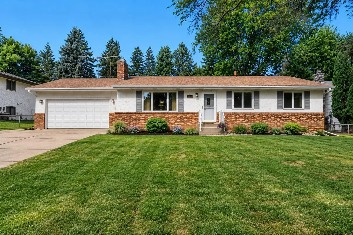 2981 Farrington AVE, Roseville, MN 55113
