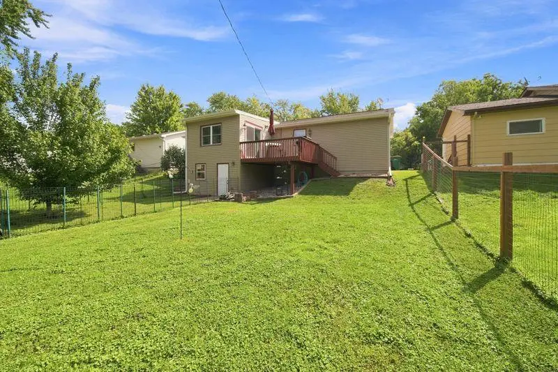 912 S 3rd AVE, Albert Lea, MN 56007