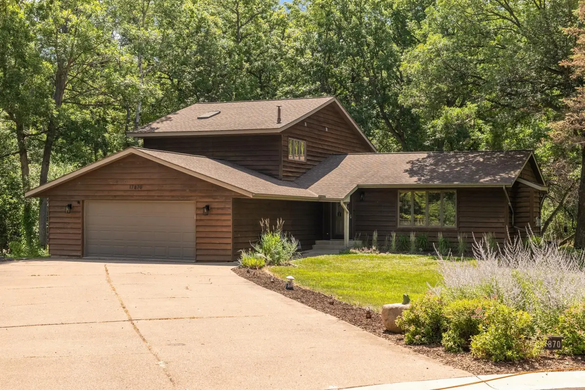 17870 Jaguar CIR, Lakeville, MN 55044