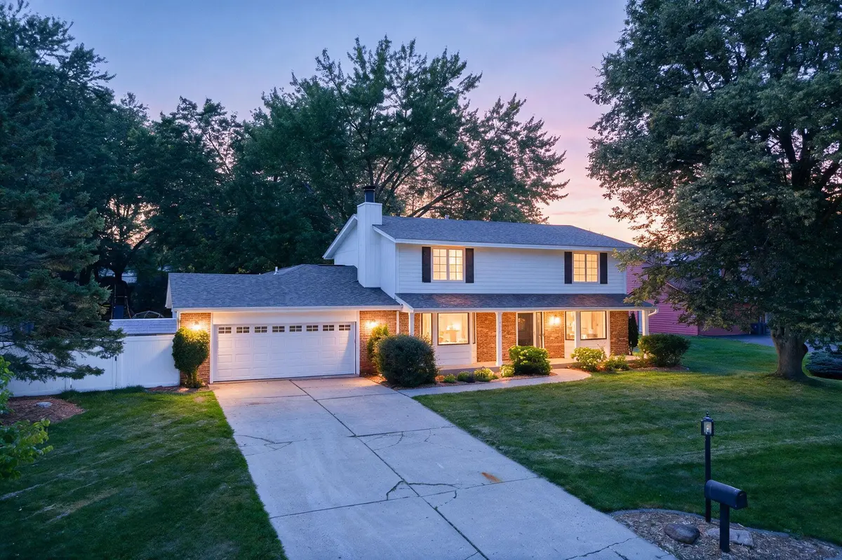 7610 Heritage RD, Eden Prairie, MN 55346