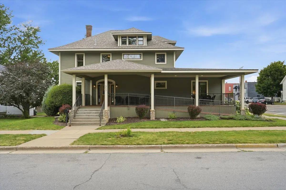 307 S Arch AVE, New Richmond, WI 54017