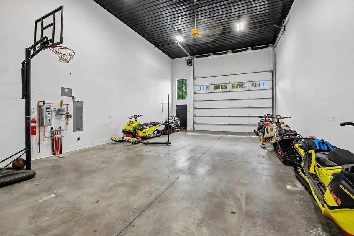 3500 Arrowhead DR #6, Medina, MN 55340