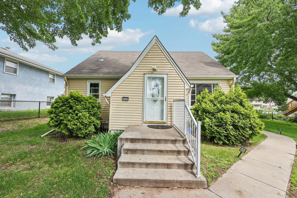 5323 4th ST NE, Fridley, MN 55421